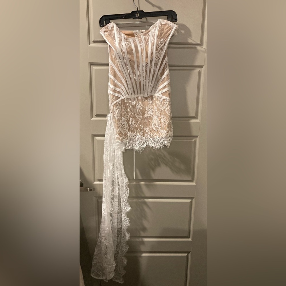 Elegant White Lace Corset Mini Dress - Picture 4 of 9